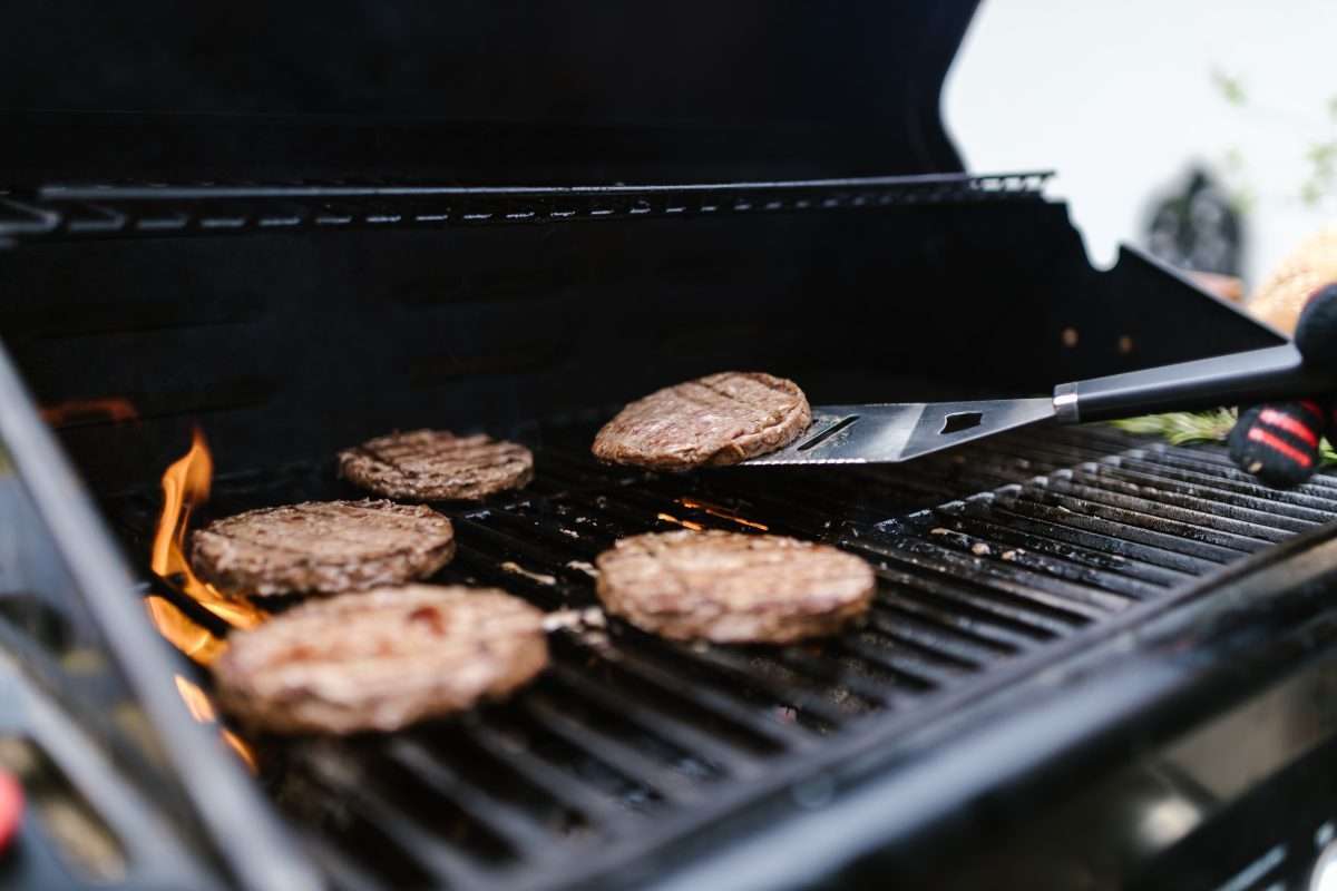 pexels-rodnae-productions-8522790 cuánto cuesta montar una hamburguesería